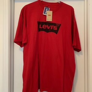 NWT Levi’s T shirt